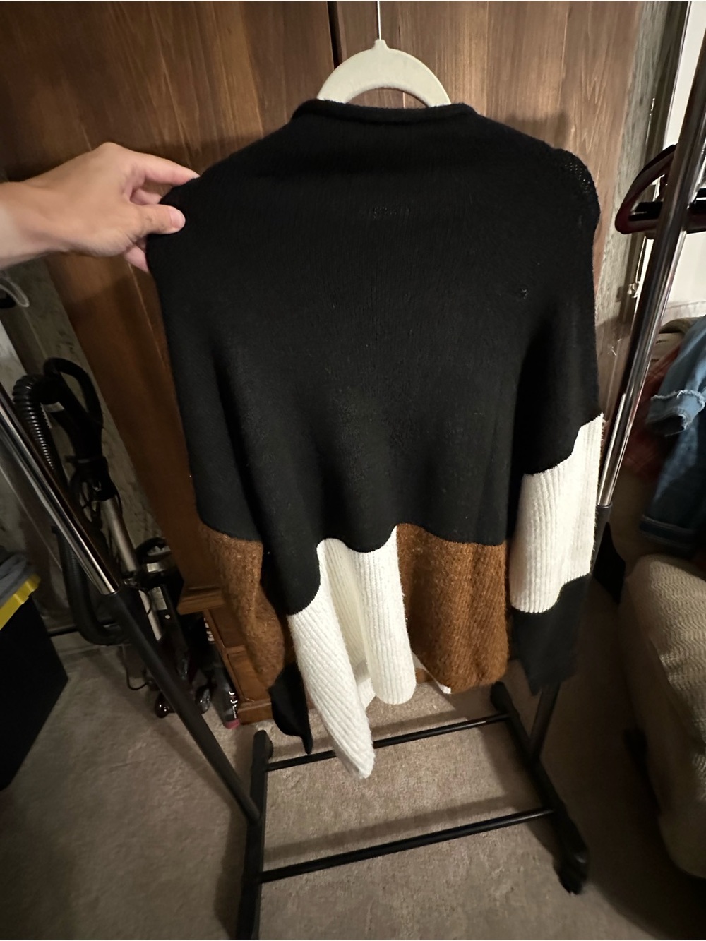 Colorblock sweater - Black, White & Brown
